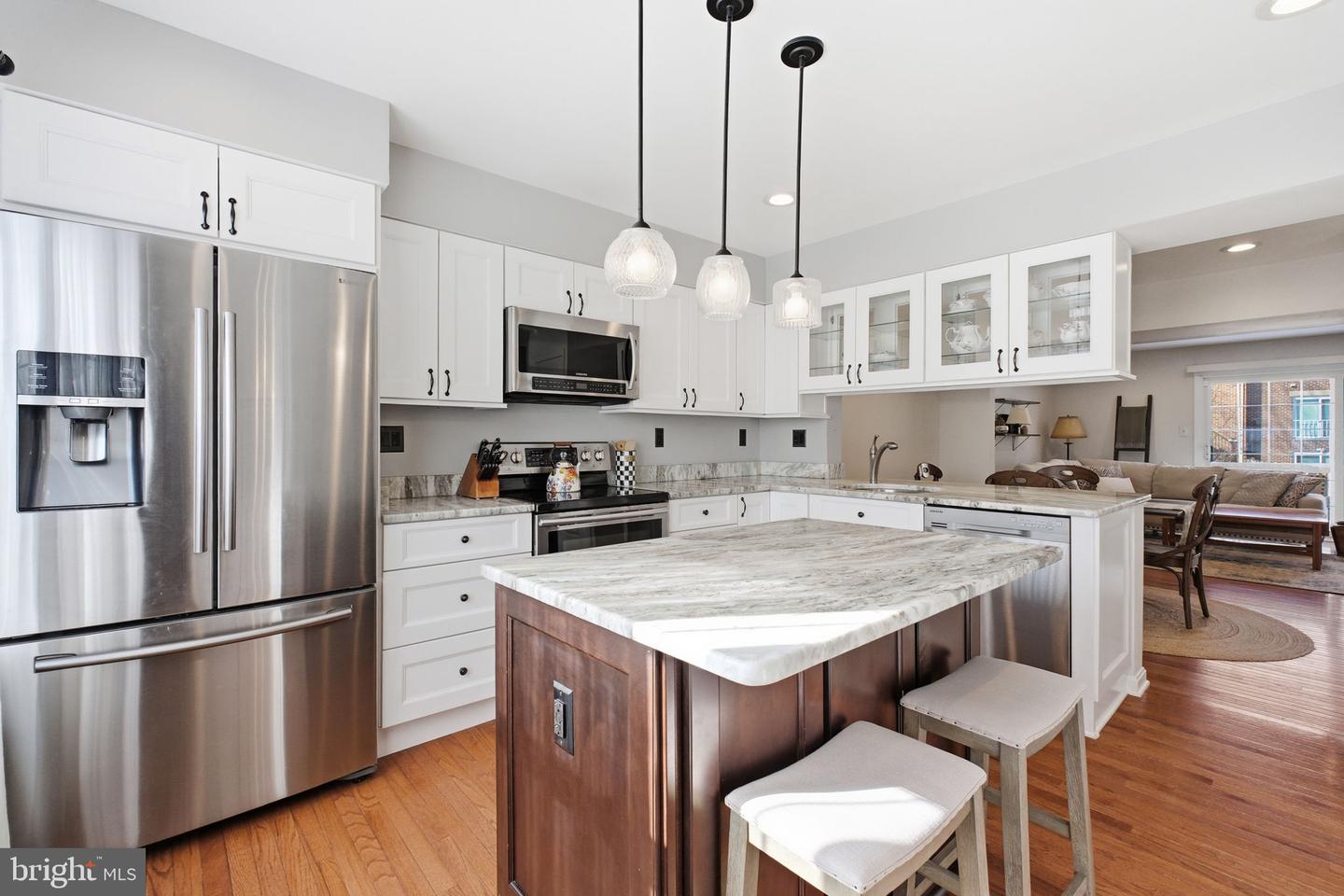 5206 LEEWARD LN, ALEXANDRIA, Virginia 22315, 3 Bedrooms Bedrooms, ,3 BathroomsBathrooms,Residential,For sale,5206 LEEWARD LN,VAFX2287494 MLS # VAFX2287494