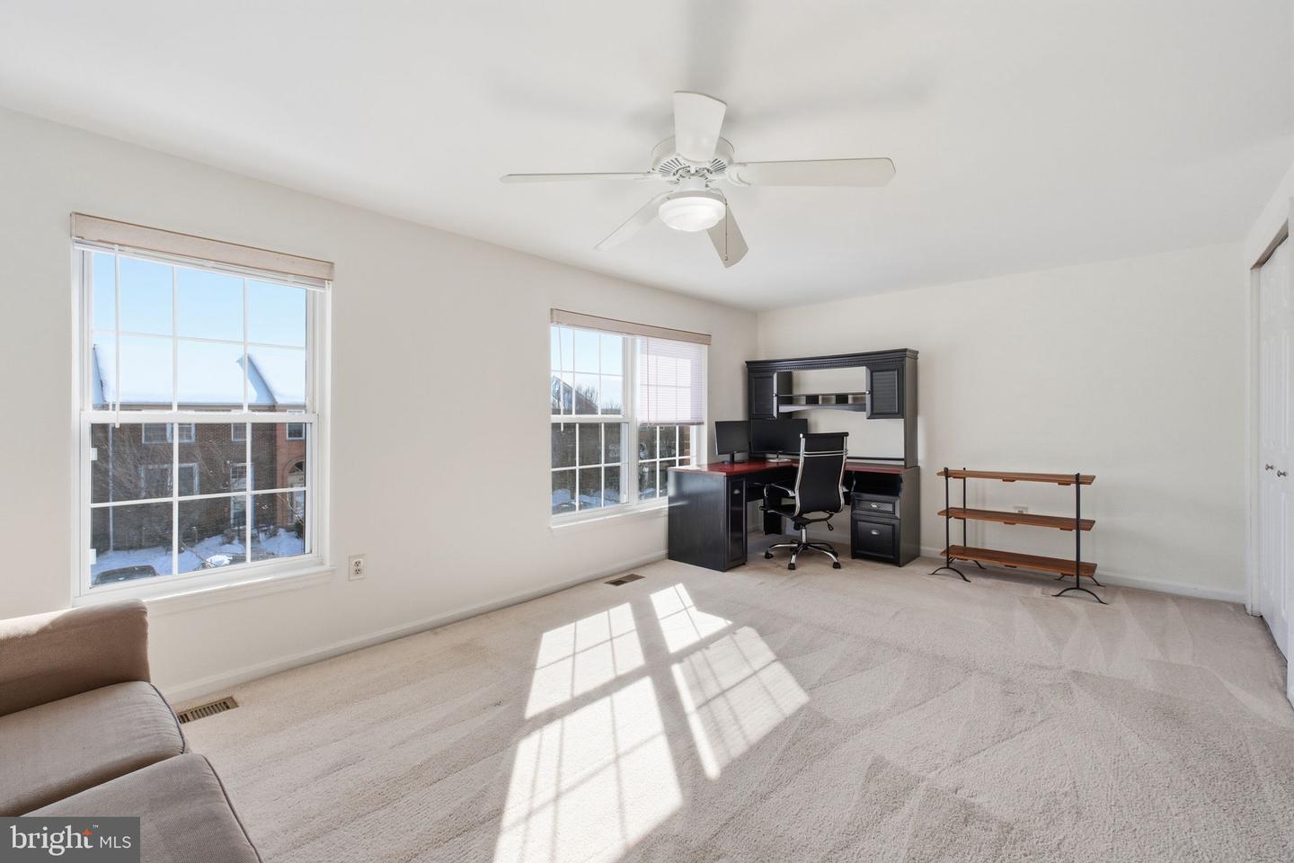 5206 LEEWARD LN, ALEXANDRIA, Virginia 22315, 3 Bedrooms Bedrooms, ,3 BathroomsBathrooms,Residential,For sale,5206 LEEWARD LN,VAFX2287494 MLS # VAFX2287494