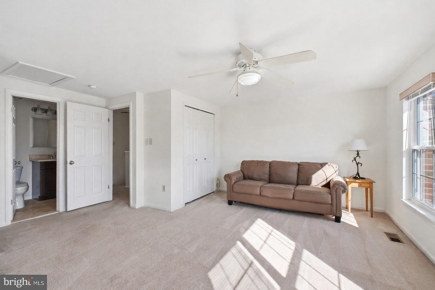 5206 LEEWARD LN, ALEXANDRIA, Virginia 22315, 3 Bedrooms Bedrooms, ,3 BathroomsBathrooms,Residential,For sale,5206 LEEWARD LN,VAFX2287494 MLS # VAFX2287494