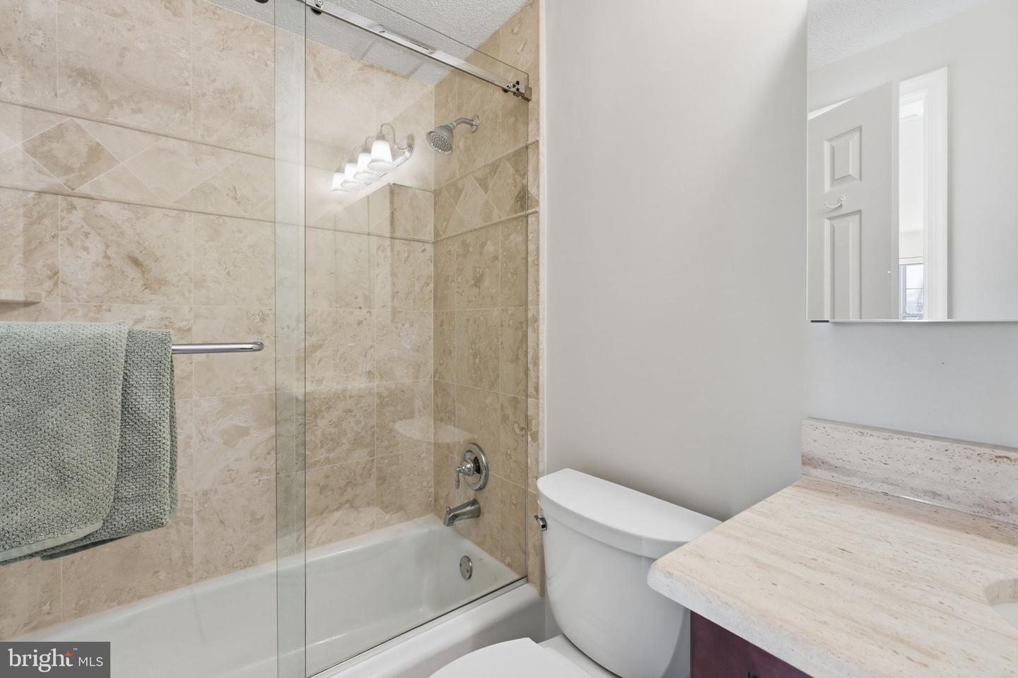 5206 LEEWARD LN, ALEXANDRIA, Virginia 22315, 3 Bedrooms Bedrooms, ,3 BathroomsBathrooms,Residential,For sale,5206 LEEWARD LN,VAFX2287494 MLS # VAFX2287494