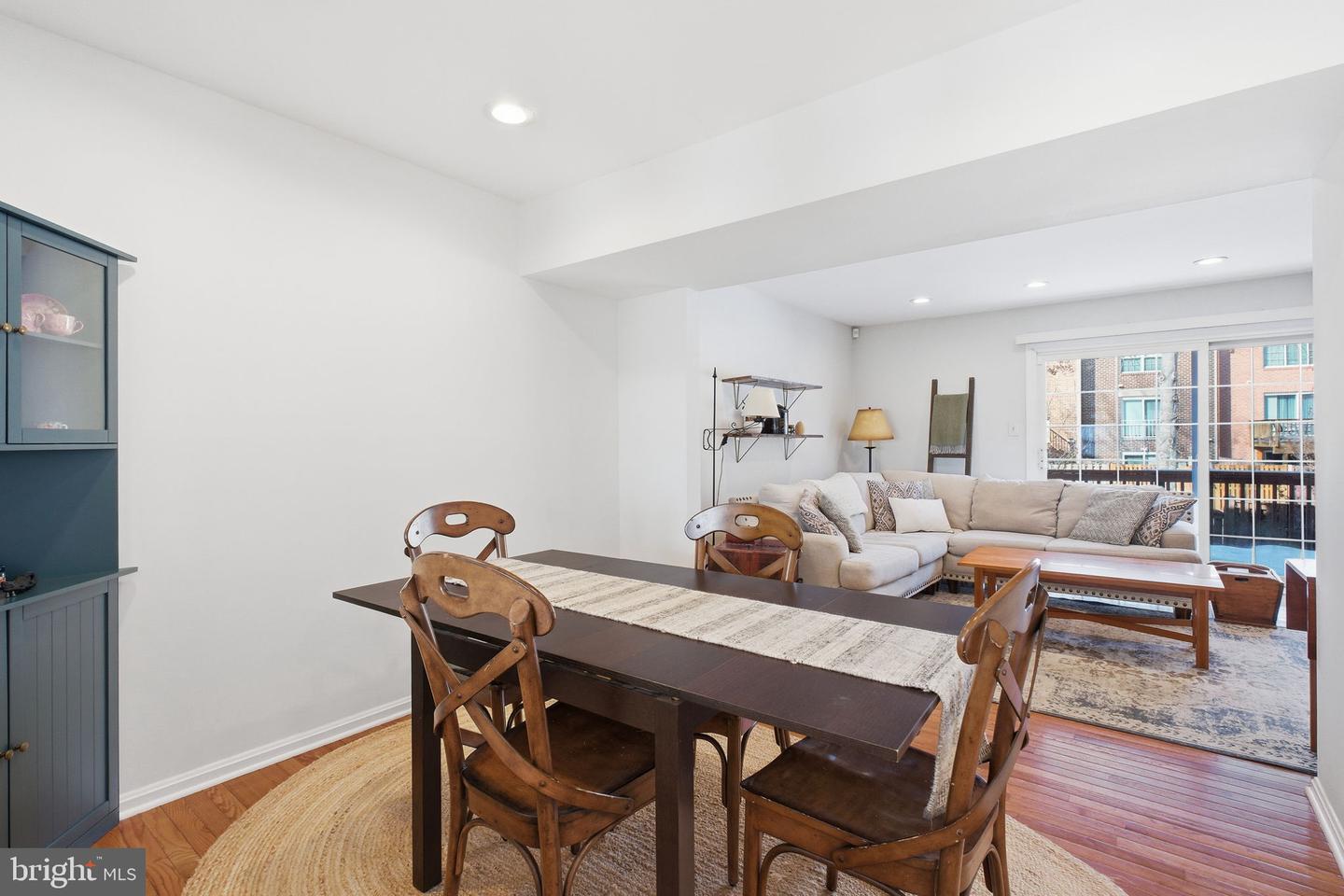 5206 LEEWARD LN, ALEXANDRIA, Virginia 22315, 3 Bedrooms Bedrooms, ,3 BathroomsBathrooms,Residential,For sale,5206 LEEWARD LN,VAFX2287494 MLS # VAFX2287494