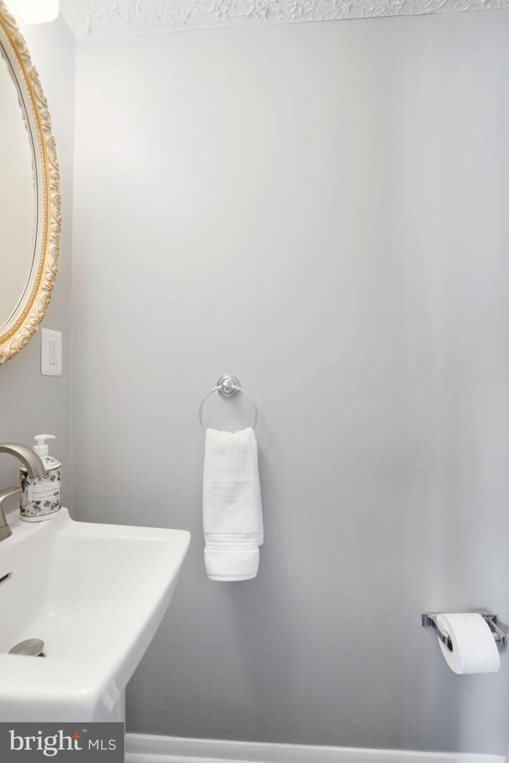 7724 CAMP ALGER AVE, FALLS CHURCH, Virginia 22042, 3 Bedrooms Bedrooms, ,2 BathroomsBathrooms,Residential,For sale,7724 CAMP ALGER AVE,VAFX2287504 MLS # VAFX2287504