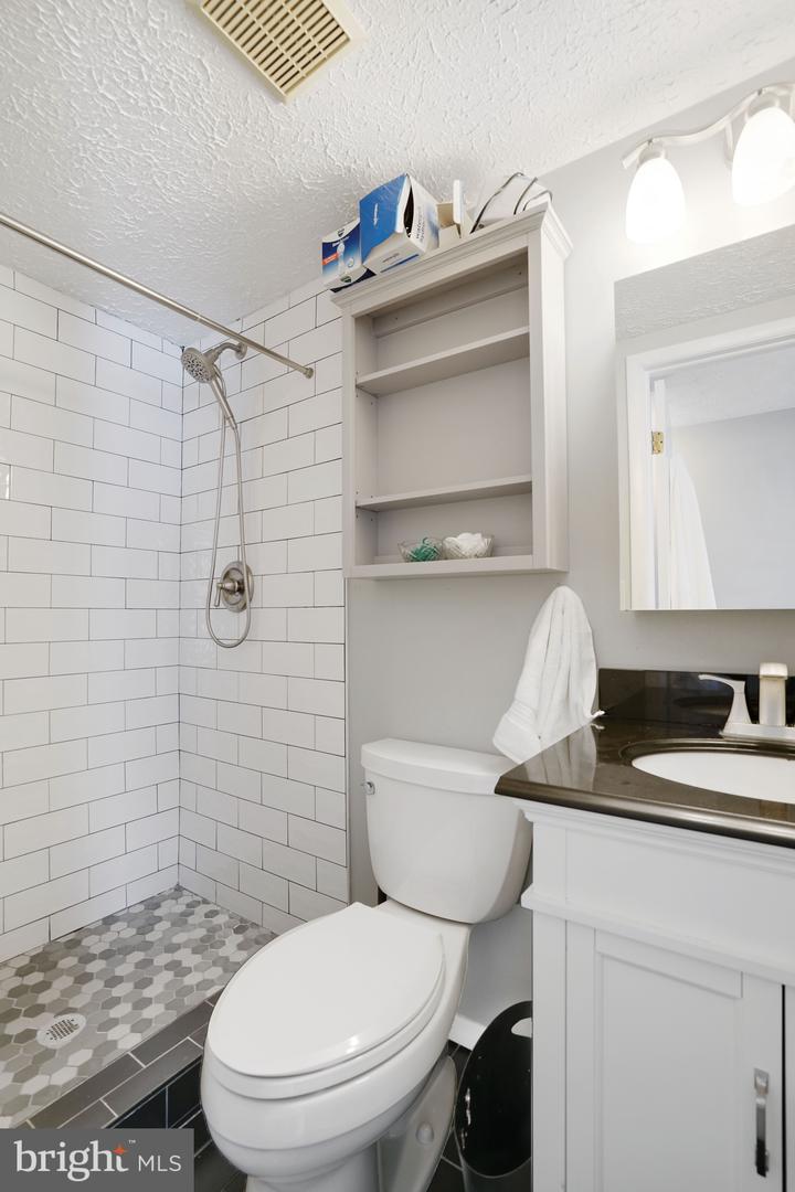 7724 CAMP ALGER AVE, FALLS CHURCH, Virginia 22042, 3 Bedrooms Bedrooms, ,2 BathroomsBathrooms,Residential,For sale,7724 CAMP ALGER AVE,VAFX2287504 MLS # VAFX2287504