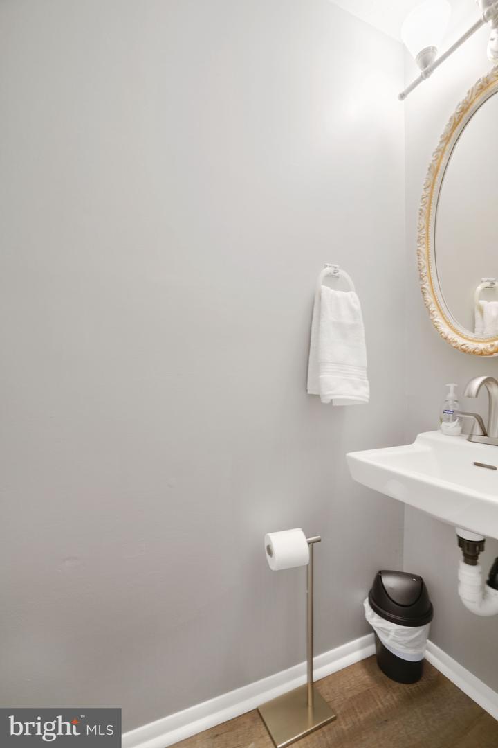 7724 CAMP ALGER AVE, FALLS CHURCH, Virginia 22042, 3 Bedrooms Bedrooms, ,2 BathroomsBathrooms,Residential,For sale,7724 CAMP ALGER AVE,VAFX2287504 MLS # VAFX2287504