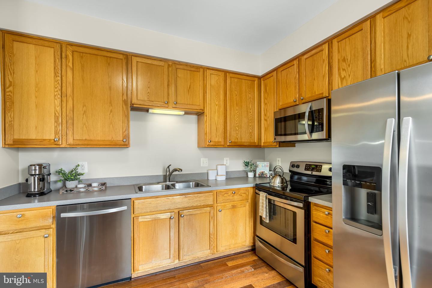 19167 KEPHARTS MILL TER, LEESBURG, Virginia 20176, 3 Bedrooms Bedrooms, 7 Rooms Rooms,2 BathroomsBathrooms,Residential,For sale,19167 KEPHARTS MILL TER,VALO2114638 MLS # VALO2114638