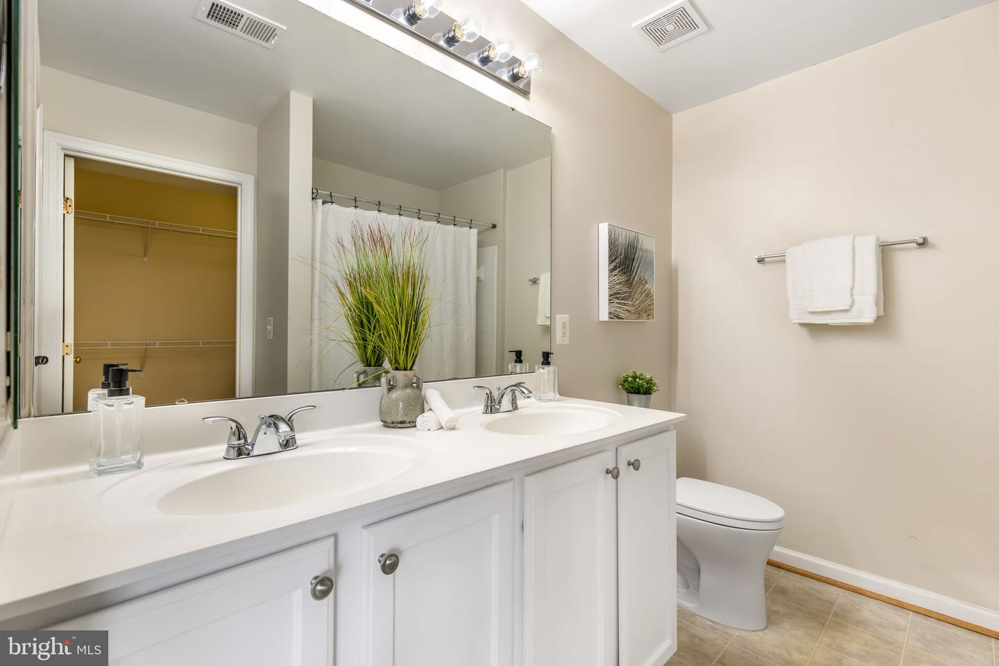 19167 KEPHARTS MILL TER, LEESBURG, Virginia 20176, 3 Bedrooms Bedrooms, 7 Rooms Rooms,2 BathroomsBathrooms,Residential,For sale,19167 KEPHARTS MILL TER,VALO2114638 MLS # VALO2114638