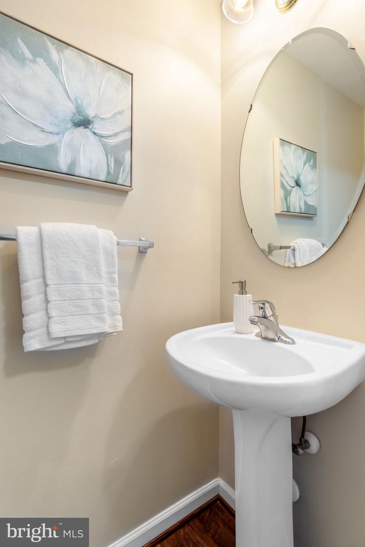 19167 KEPHARTS MILL TER, LEESBURG, Virginia 20176, 3 Bedrooms Bedrooms, 7 Rooms Rooms,2 BathroomsBathrooms,Residential,For sale,19167 KEPHARTS MILL TER,VALO2114638 MLS # VALO2114638