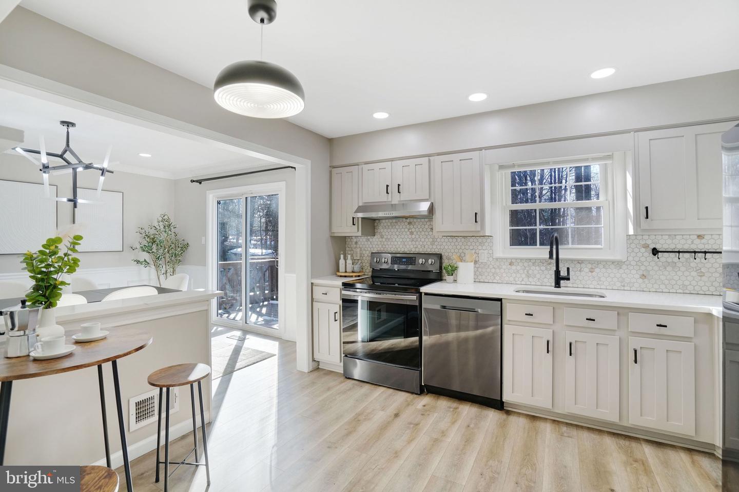 5918 ROBERTS COMMON CT, BURKE, Virginia 22015, 3 Bedrooms Bedrooms, ,3 BathroomsBathrooms,Residential,For sale,5918 ROBERTS COMMON CT,VAFX2287550 MLS # VAFX2287550