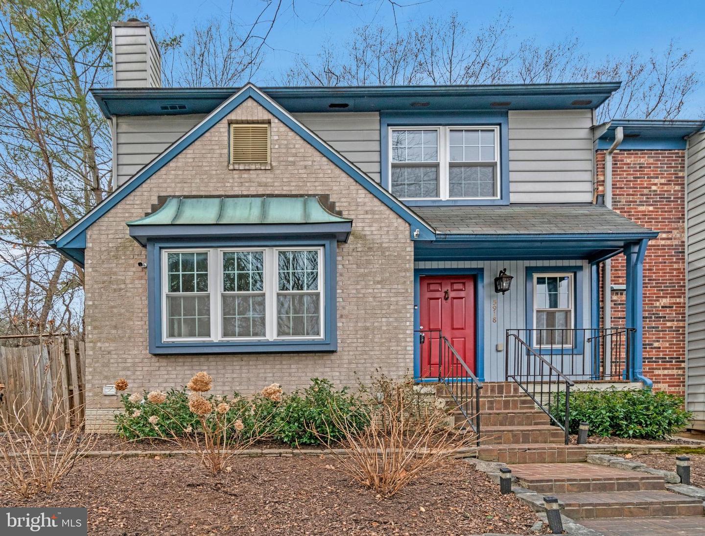 5918 ROBERTS COMMON CT, BURKE, Virginia 22015, 3 Bedrooms Bedrooms, ,3 BathroomsBathrooms,Residential,For sale,5918 ROBERTS COMMON CT,VAFX2287550 MLS # VAFX2287550