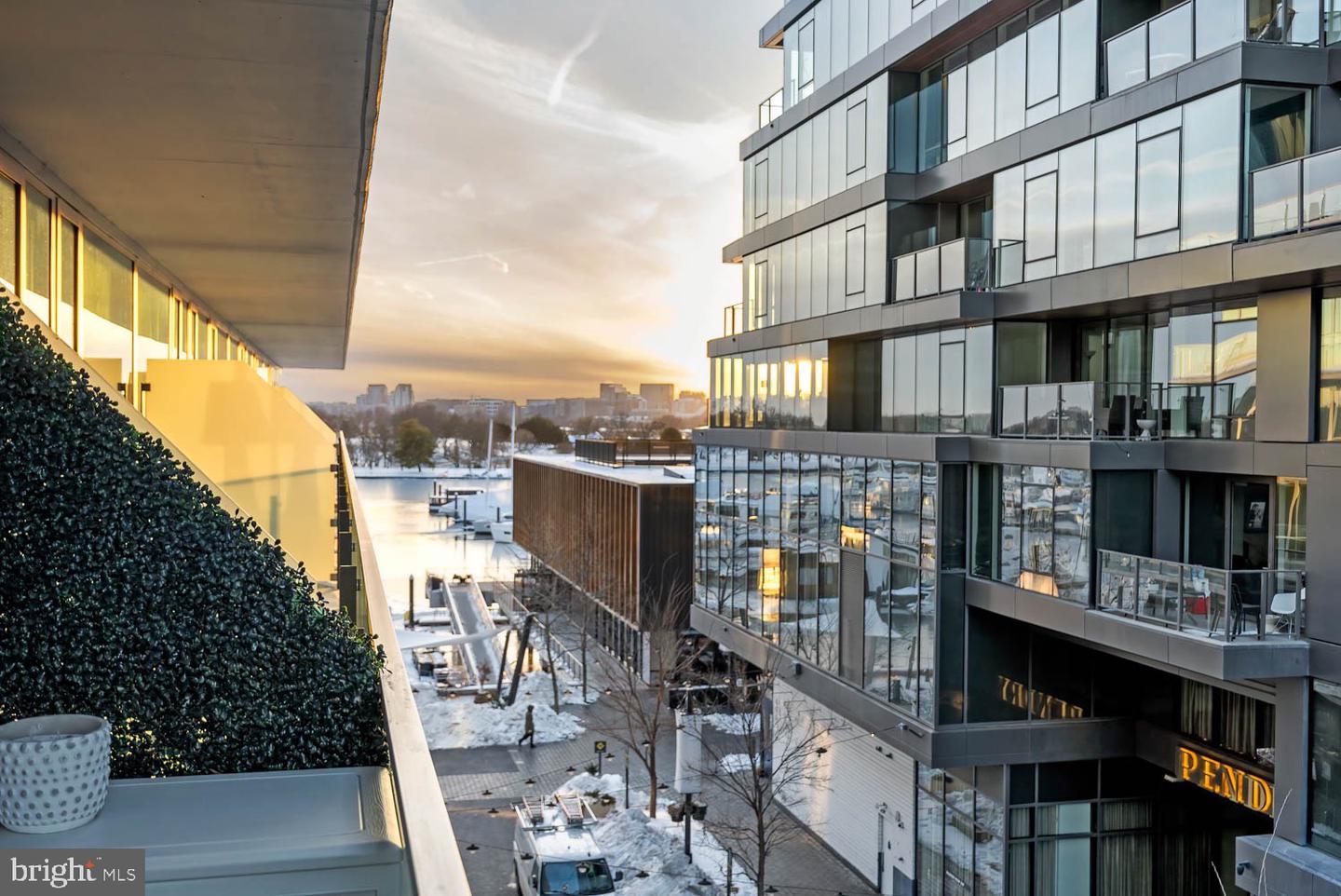 601 WHARF ST SW #411, WASHINGTON, District Of Columbia 20024, 1 Bedroom Bedrooms, ,1 BathroomBathrooms,Residential,For sale,601 WHARF ST SW #411,DCDC2243246 MLS # DCDC2243246