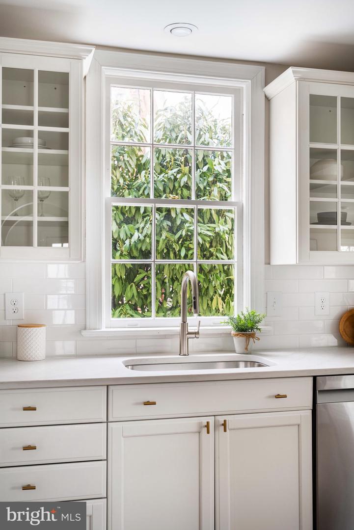 3408 ALABAMA AVE, ALEXANDRIA, Virginia 22305, 4 Bedrooms Bedrooms, ,3 BathroomsBathrooms,Residential,For sale,3408 ALABAMA AVE,VAAX2053542 MLS # VAAX2053542