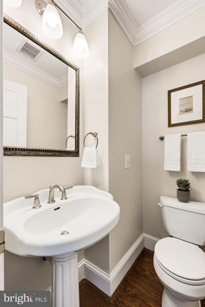 3408 ALABAMA AVE, ALEXANDRIA, Virginia 22305, 4 Bedrooms Bedrooms, ,3 BathroomsBathrooms,Residential,For sale,3408 ALABAMA AVE,VAAX2053542 MLS # VAAX2053542