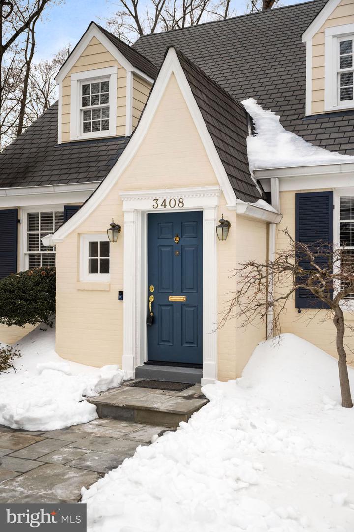 3408 ALABAMA AVE, ALEXANDRIA, Virginia 22305, 4 Bedrooms Bedrooms, ,3 BathroomsBathrooms,Residential,For sale,3408 ALABAMA AVE,VAAX2053542 MLS # VAAX2053542