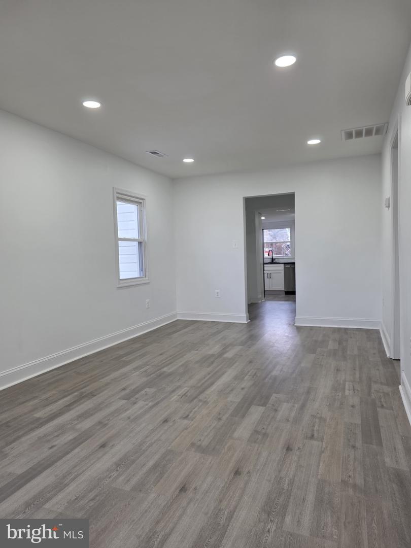 580 YORK AVE, WINCHESTER, Virginia 22601, 2 Bedrooms Bedrooms, 3 Rooms Rooms,1 BathroomBathrooms,Residential,For sale,580 YORK AVE,VAWI2009852 MLS # VAWI2009852