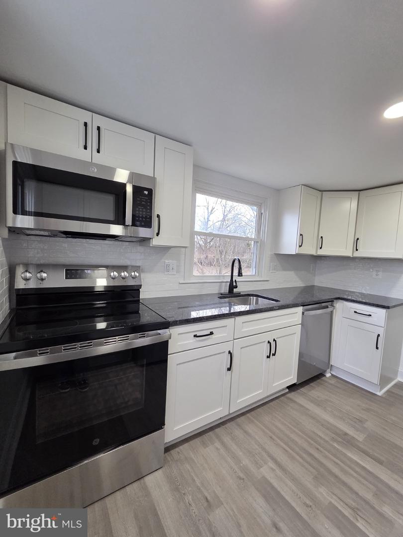 580 YORK AVE, WINCHESTER, Virginia 22601, 2 Bedrooms Bedrooms, 3 Rooms Rooms,1 BathroomBathrooms,Residential,For sale,580 YORK AVE,VAWI2009852 MLS # VAWI2009852