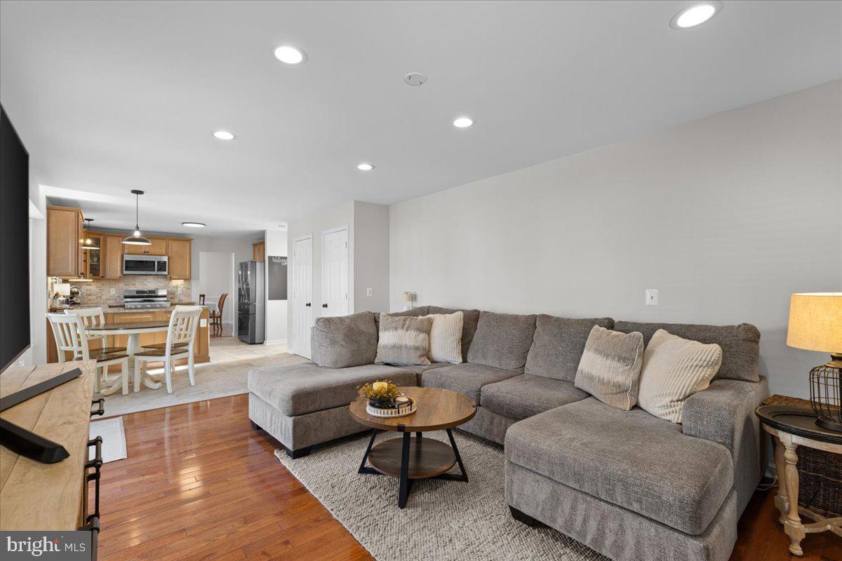 43960 BIDWELL CT, ASHBURN, Virginia 20147, 4 Bedrooms Bedrooms, ,3 BathroomsBathrooms,Residential,For sale,43960 BIDWELL CT,VALO2114728 MLS # VALO2114728