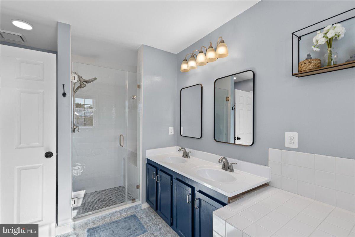 43960 BIDWELL CT, ASHBURN, Virginia 20147, 4 Bedrooms Bedrooms, ,3 BathroomsBathrooms,Residential,For sale,43960 BIDWELL CT,VALO2114728 MLS # VALO2114728