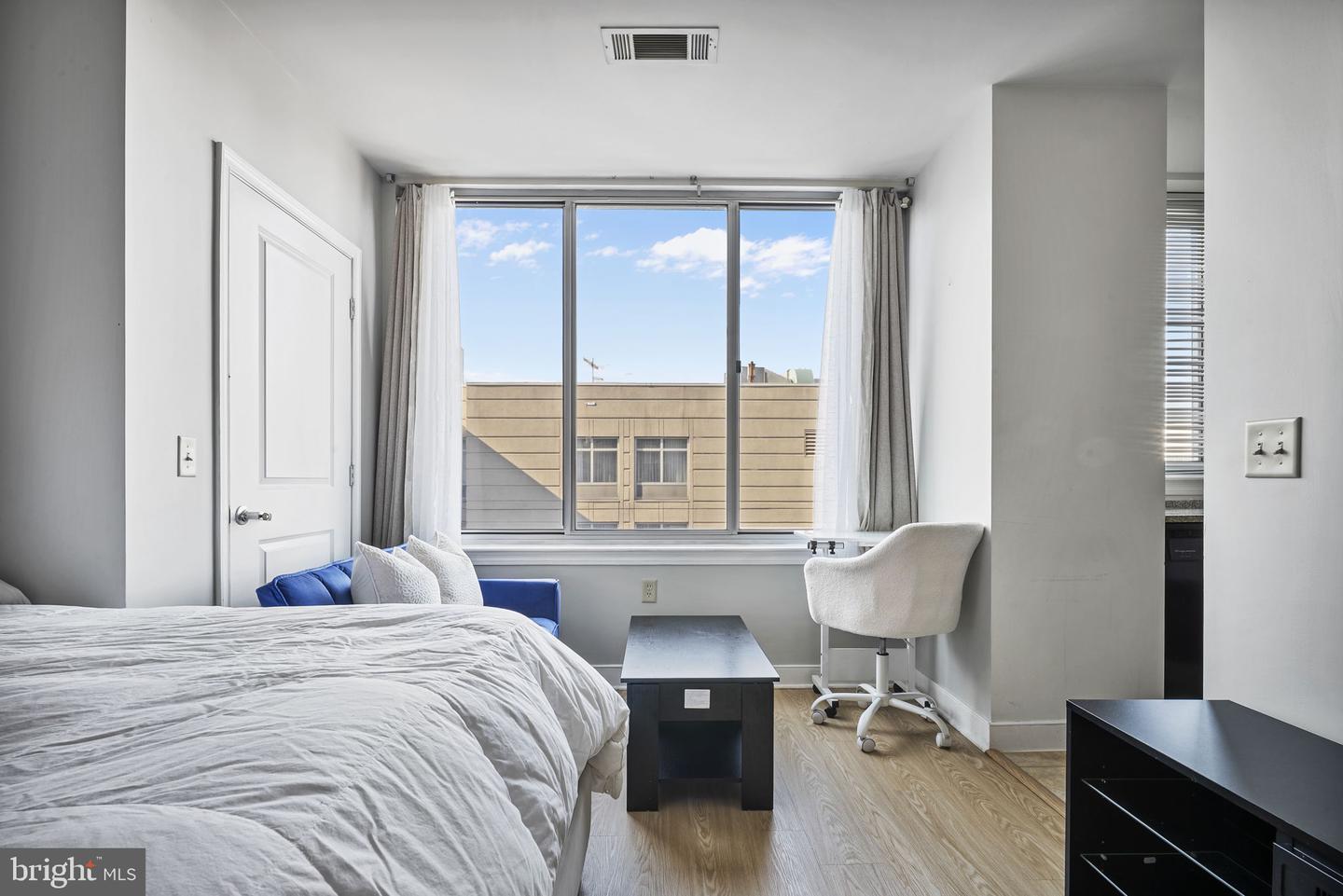 555 MASSACHUSETTS AVE NW #1414, WASHINGTON, District Of Columbia 20001, ,1 BathroomBathrooms,Residential,For sale,555 MASSACHUSETTS AVE NW #1414,DCDC2243448 MLS # DCDC2243448