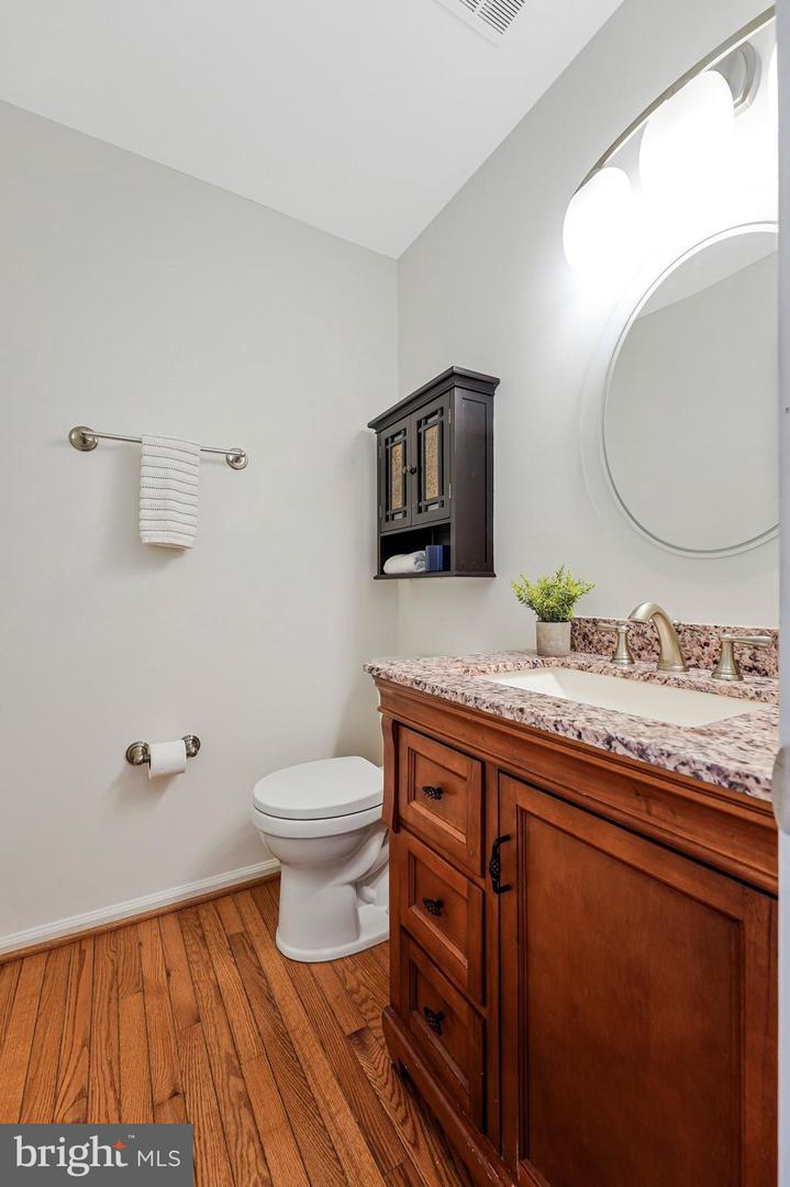 6045 MEYERS LANDING CT, BURKE, Virginia 22015, 3 Bedrooms Bedrooms, ,2 BathroomsBathrooms,Residential,For sale,6045 MEYERS LANDING CT,VAFX2287792 MLS # VAFX2287792