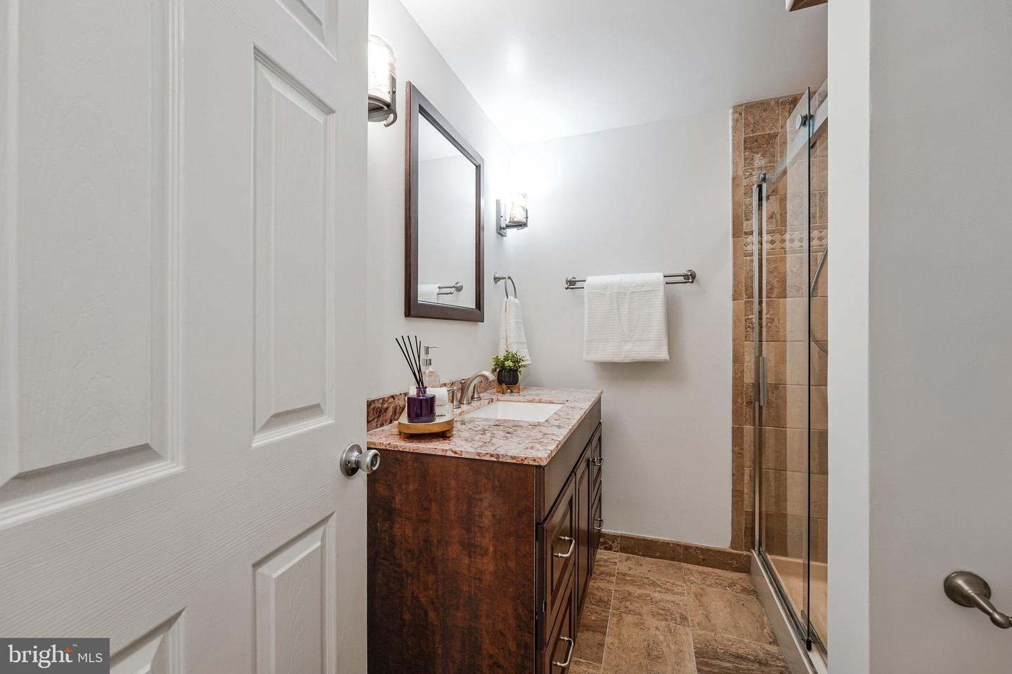 6045 MEYERS LANDING CT, BURKE, Virginia 22015, 3 Bedrooms Bedrooms, ,2 BathroomsBathrooms,Residential,For sale,6045 MEYERS LANDING CT,VAFX2287792 MLS # VAFX2287792