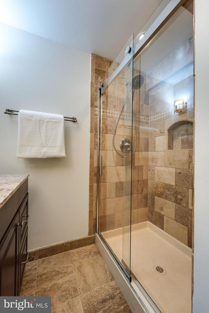 6045 MEYERS LANDING CT, BURKE, Virginia 22015, 3 Bedrooms Bedrooms, ,2 BathroomsBathrooms,Residential,For sale,6045 MEYERS LANDING CT,VAFX2287792 MLS # VAFX2287792