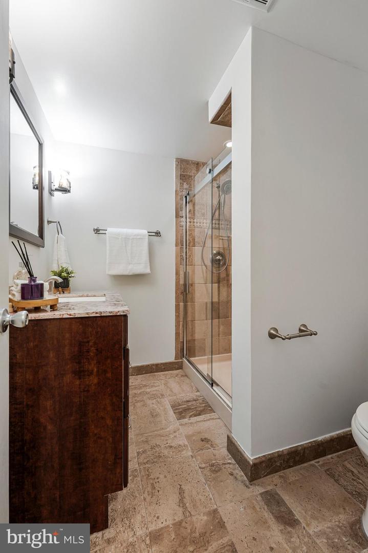 6045 MEYERS LANDING CT, BURKE, Virginia 22015, 3 Bedrooms Bedrooms, ,2 BathroomsBathrooms,Residential,For sale,6045 MEYERS LANDING CT,VAFX2287792 MLS # VAFX2287792