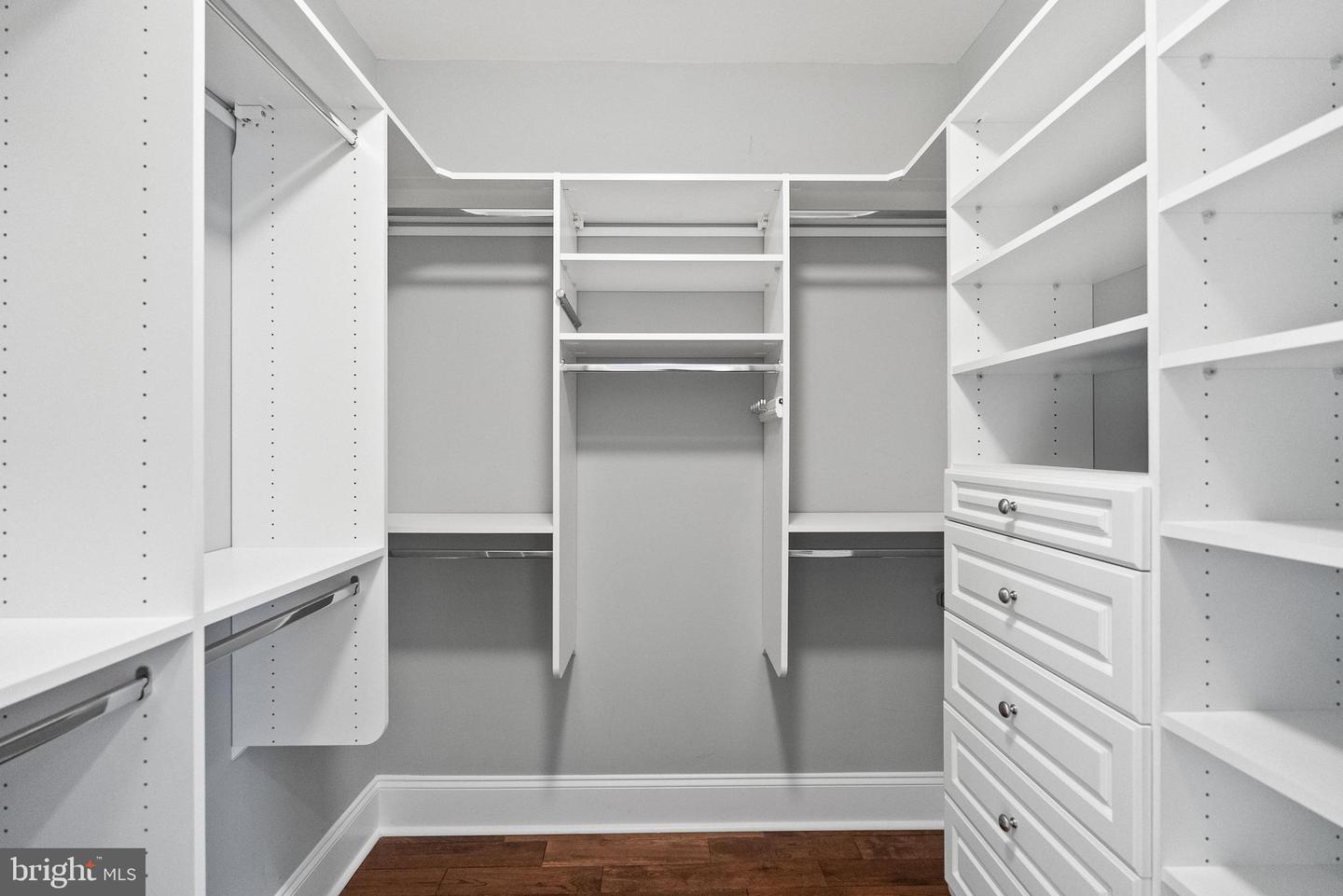 6817 STOCKWELL MANOR DR, FALLS CHURCH, Virginia 22043, 5 Bedrooms Bedrooms, ,4 BathroomsBathrooms,Residential,For sale,6817 STOCKWELL MANOR DR,VAFX2287828 MLS # VAFX2287828