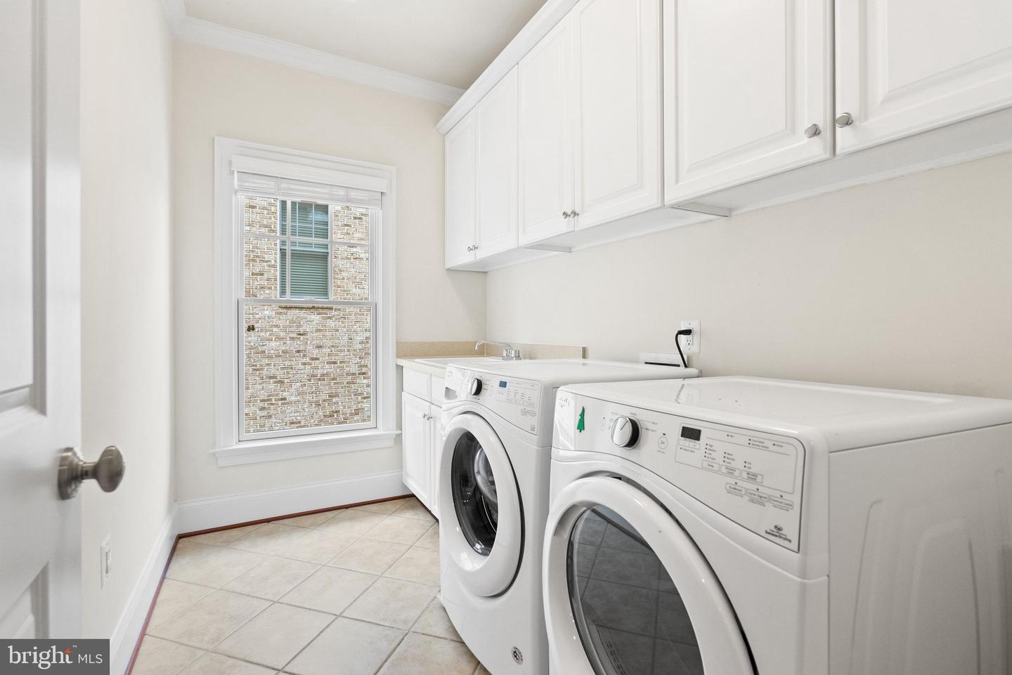 6817 STOCKWELL MANOR DR, FALLS CHURCH, Virginia 22043, 5 Bedrooms Bedrooms, ,4 BathroomsBathrooms,Residential,For sale,6817 STOCKWELL MANOR DR,VAFX2287828 MLS # VAFX2287828