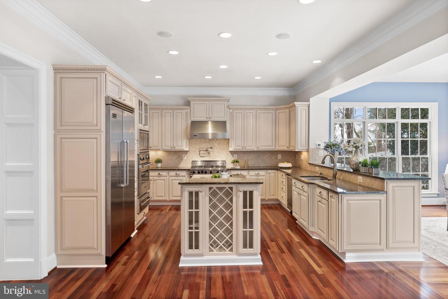 6817 STOCKWELL MANOR DR, FALLS CHURCH, Virginia 22043, 5 Bedrooms Bedrooms, ,4 BathroomsBathrooms,Residential,For sale,6817 STOCKWELL MANOR DR,VAFX2287828 MLS # VAFX2287828