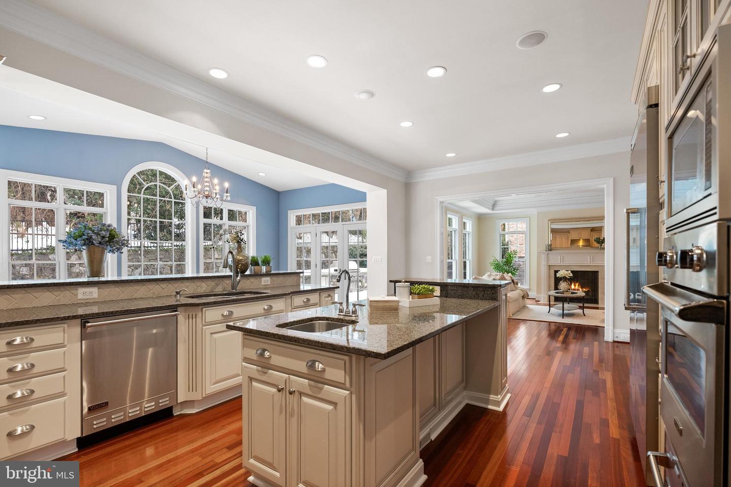 6817 STOCKWELL MANOR DR, FALLS CHURCH, Virginia 22043, 5 Bedrooms Bedrooms, ,4 BathroomsBathrooms,Residential,For sale,6817 STOCKWELL MANOR DR,VAFX2287828 MLS # VAFX2287828