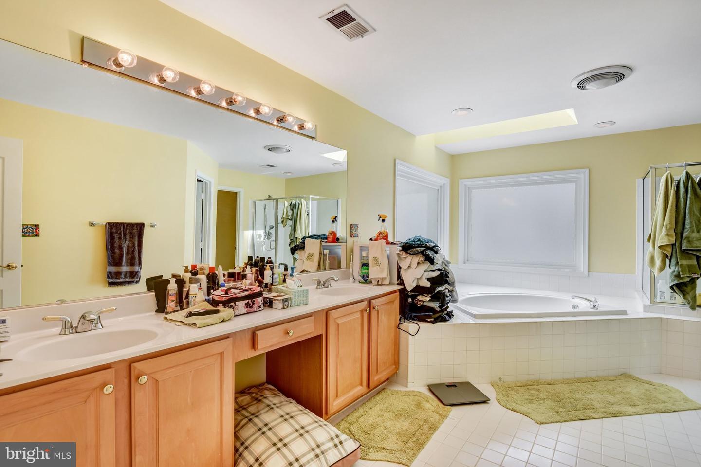 14237 CLUBHOUSE RD, GAINESVILLE, Virginia 20155, 4 Bedrooms Bedrooms, ,3 BathroomsBathrooms,Residential,For sale,14237 CLUBHOUSE RD,VAPW2111416 MLS # VAPW2111416