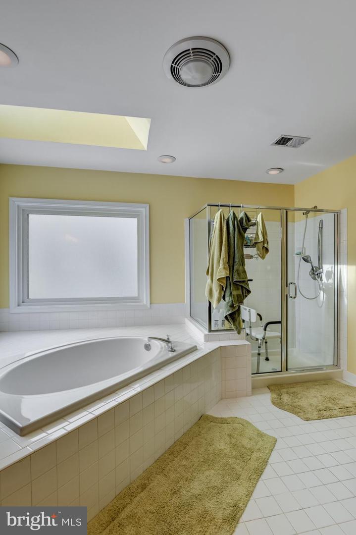 14237 CLUBHOUSE RD, GAINESVILLE, Virginia 20155, 4 Bedrooms Bedrooms, ,3 BathroomsBathrooms,Residential,For sale,14237 CLUBHOUSE RD,VAPW2111416 MLS # VAPW2111416