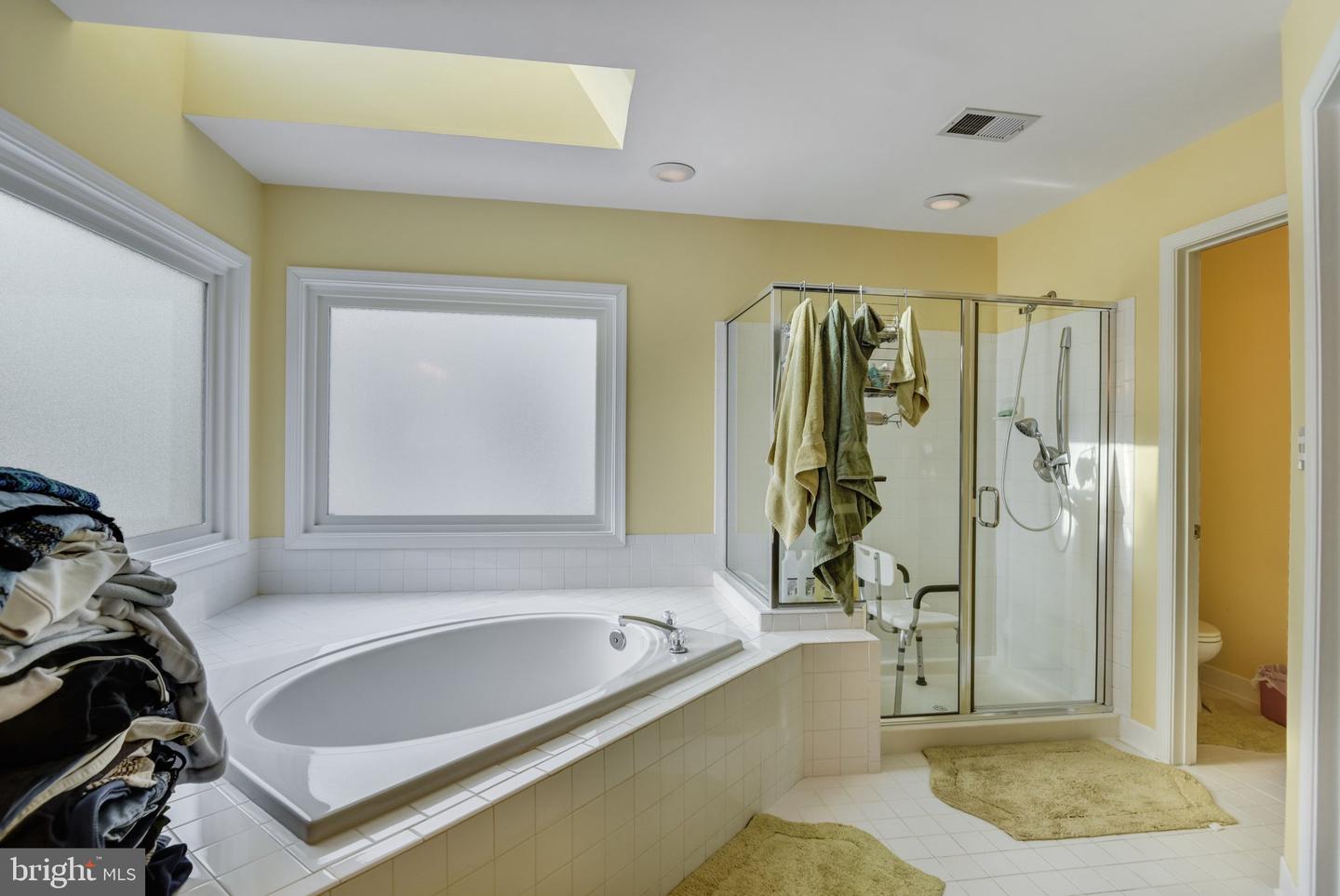 14237 CLUBHOUSE RD, GAINESVILLE, Virginia 20155, 4 Bedrooms Bedrooms, ,3 BathroomsBathrooms,Residential,For sale,14237 CLUBHOUSE RD,VAPW2111416 MLS # VAPW2111416