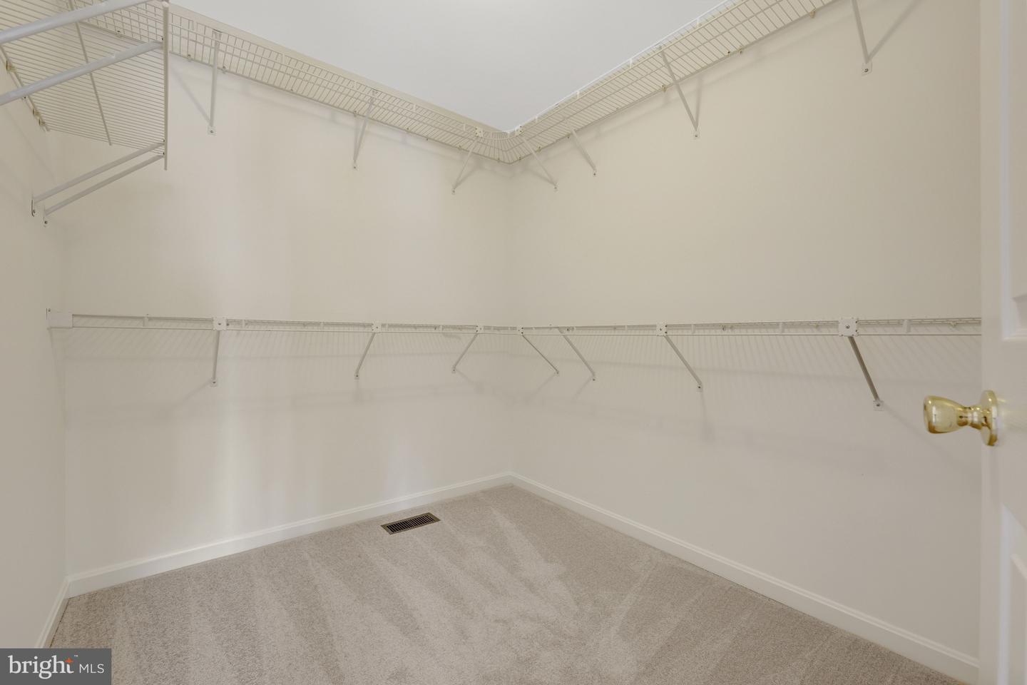 1502 KINGS VALLEY CT, HERNDON, Virginia 20170, 4 Bedrooms Bedrooms, ,3 BathroomsBathrooms,Residential,For sale,1502 KINGS VALLEY CT,VAFX2287900 MLS # VAFX2287900