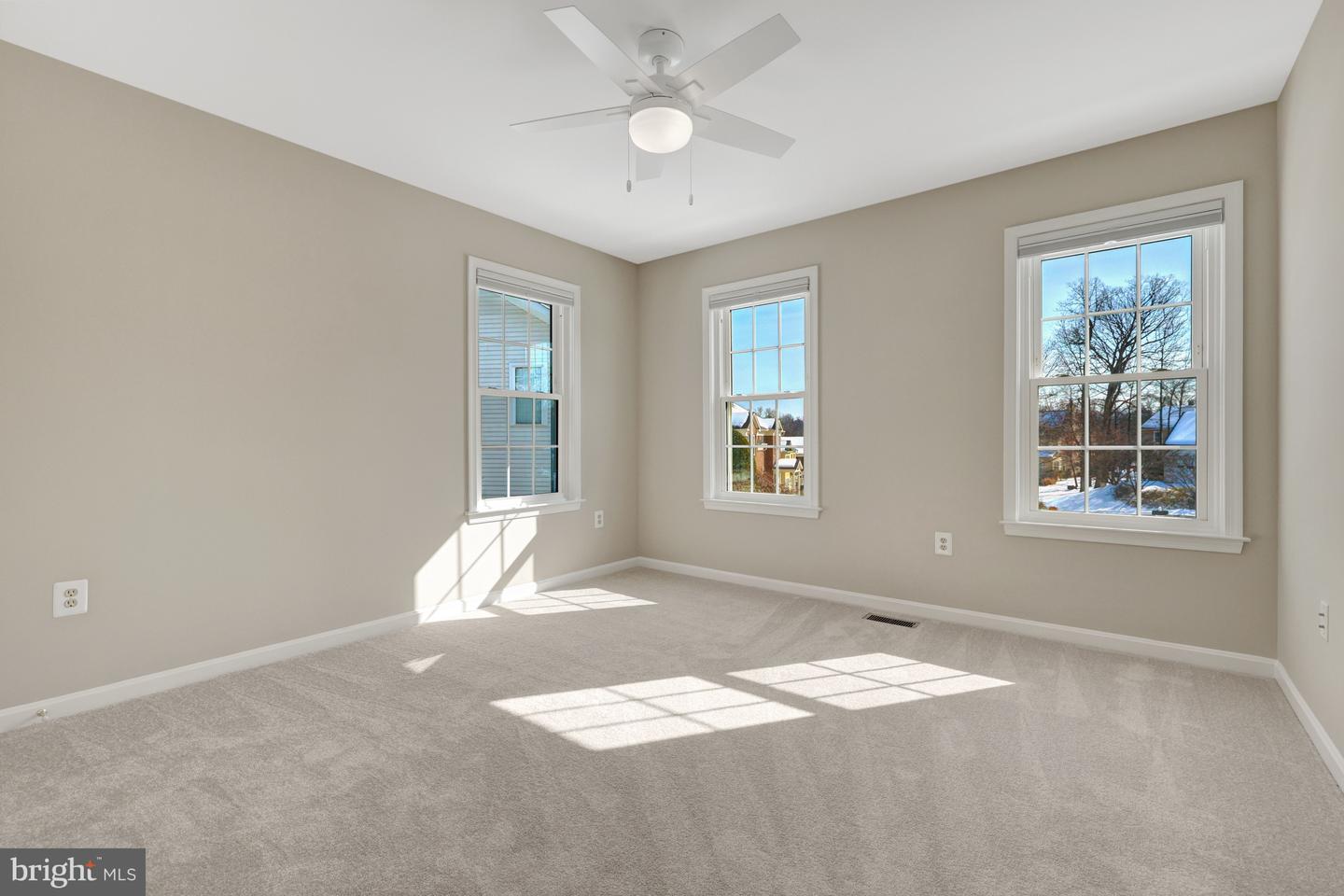 1502 KINGS VALLEY CT, HERNDON, Virginia 20170, 4 Bedrooms Bedrooms, ,3 BathroomsBathrooms,Residential,For sale,1502 KINGS VALLEY CT,VAFX2287900 MLS # VAFX2287900