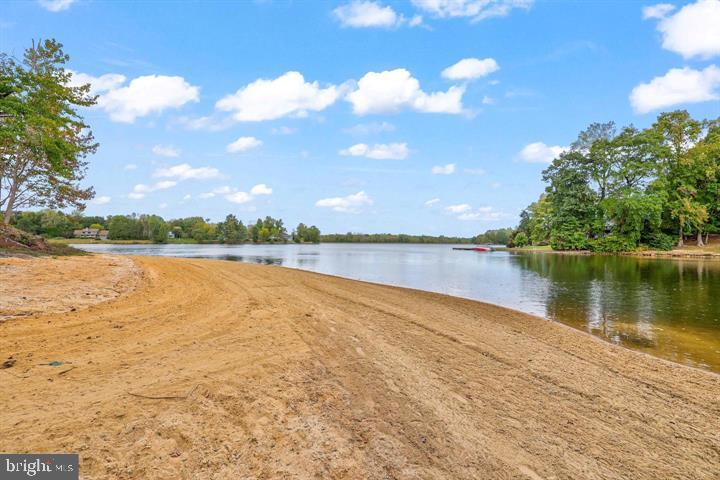 902 JONES DR, RUTHER GLEN, Virginia 22546, 2 Bedrooms Bedrooms, 6 Rooms Rooms,1 BathroomBathrooms,Residential,For sale,902 JONES DR,VACV2009448 MLS # VACV2009448