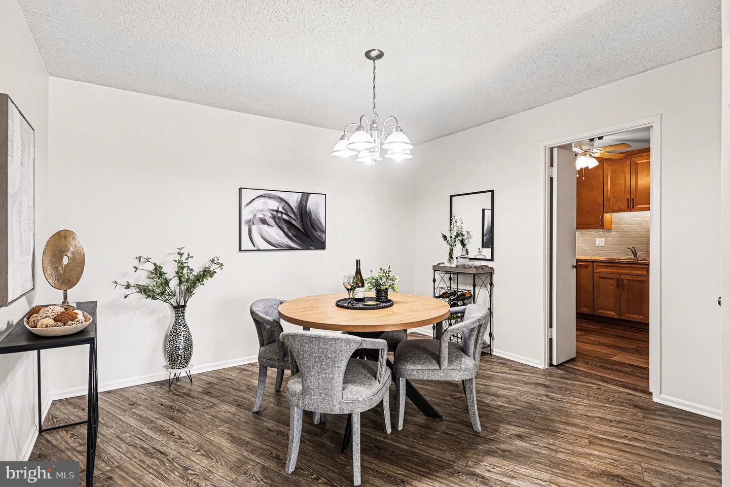 5903 MOUNT EAGLE DR #511, ALEXANDRIA, Virginia 22303, 2 Bedrooms Bedrooms, ,1 BathroomBathrooms,Residential,For sale,5903 MOUNT EAGLE DR #511,VAFX2287952 MLS # VAFX2287952