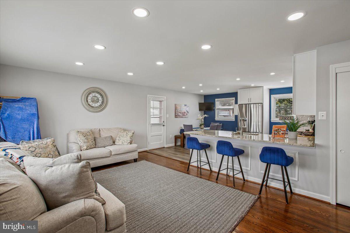 6916 RUSKIN ST, SPRINGFIELD, Virginia 22150, 5 Bedrooms Bedrooms, ,3 BathroomsBathrooms,Residential,For sale,6916 RUSKIN ST,VAFX2287988 MLS # VAFX2287988