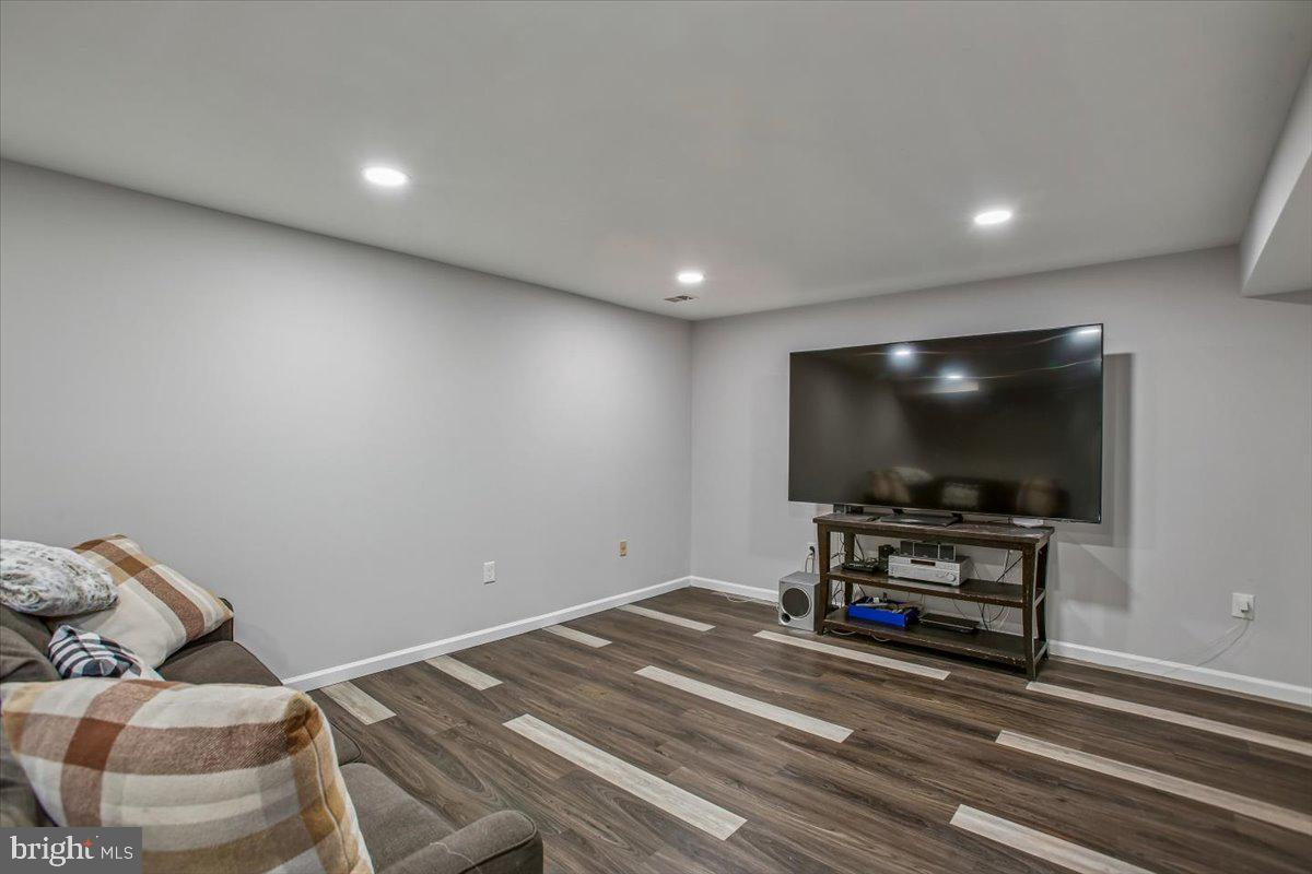 6916 RUSKIN ST, SPRINGFIELD, Virginia 22150, 5 Bedrooms Bedrooms, ,3 BathroomsBathrooms,Residential,For sale,6916 RUSKIN ST,VAFX2287988 MLS # VAFX2287988