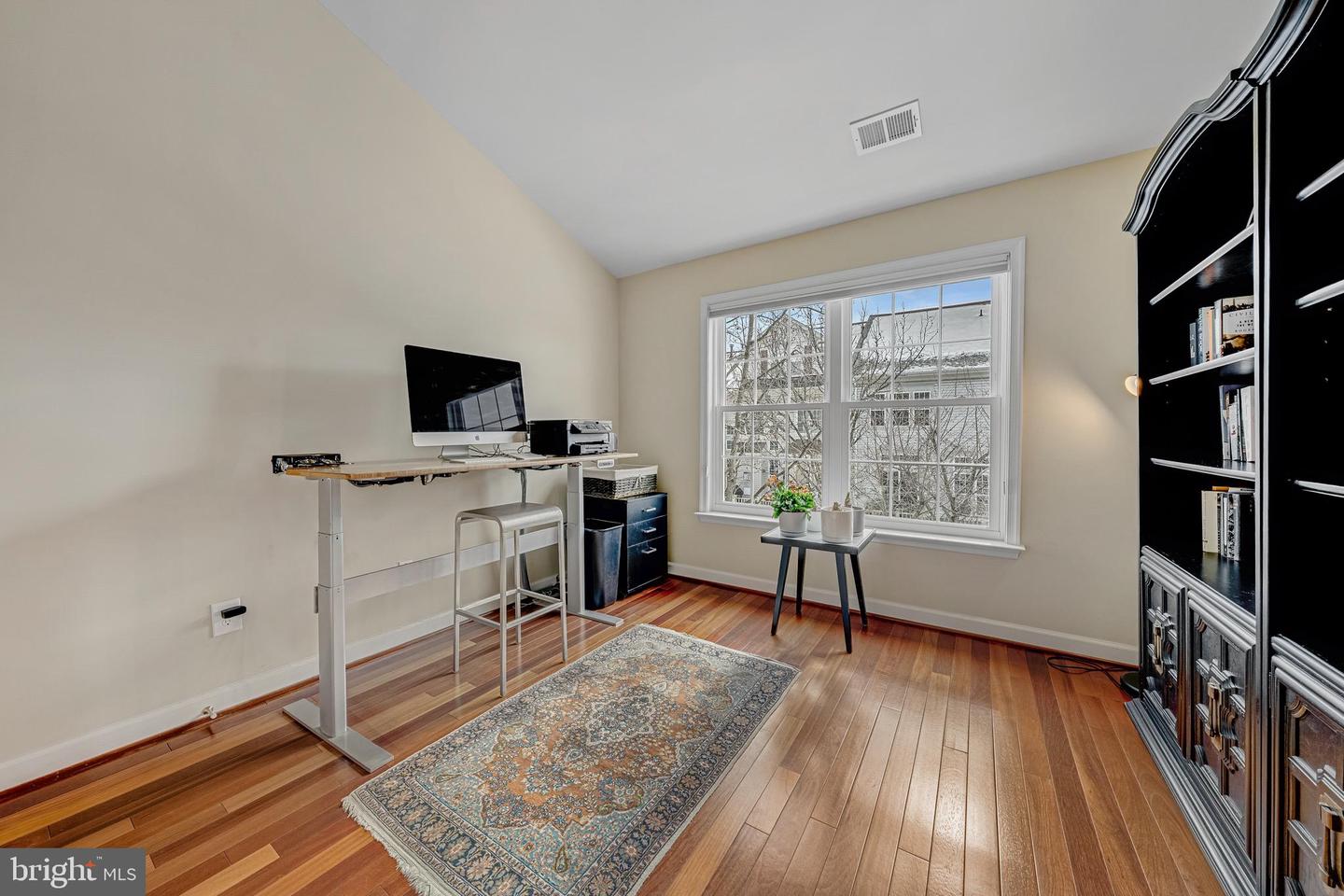 1916 LOGAN MANOR DR, RESTON, Virginia 20190, 3 Bedrooms Bedrooms, ,2 BathroomsBathrooms,Residential,For sale,1916 LOGAN MANOR DR,VAFX2288002 MLS # VAFX2288002