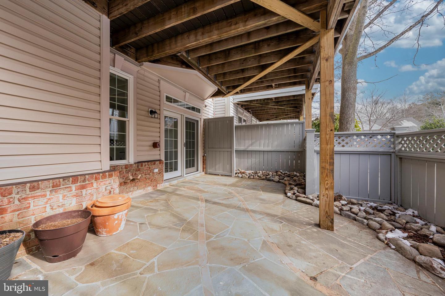 1916 LOGAN MANOR DR, RESTON, Virginia 20190, 3 Bedrooms Bedrooms, ,2 BathroomsBathrooms,Residential,For sale,1916 LOGAN MANOR DR,VAFX2288002 MLS # VAFX2288002