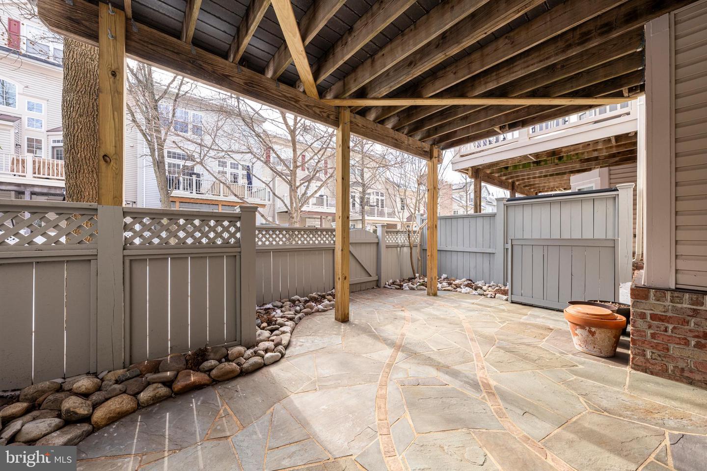 1916 LOGAN MANOR DR, RESTON, Virginia 20190, 3 Bedrooms Bedrooms, ,2 BathroomsBathrooms,Residential,For sale,1916 LOGAN MANOR DR,VAFX2288002 MLS # VAFX2288002