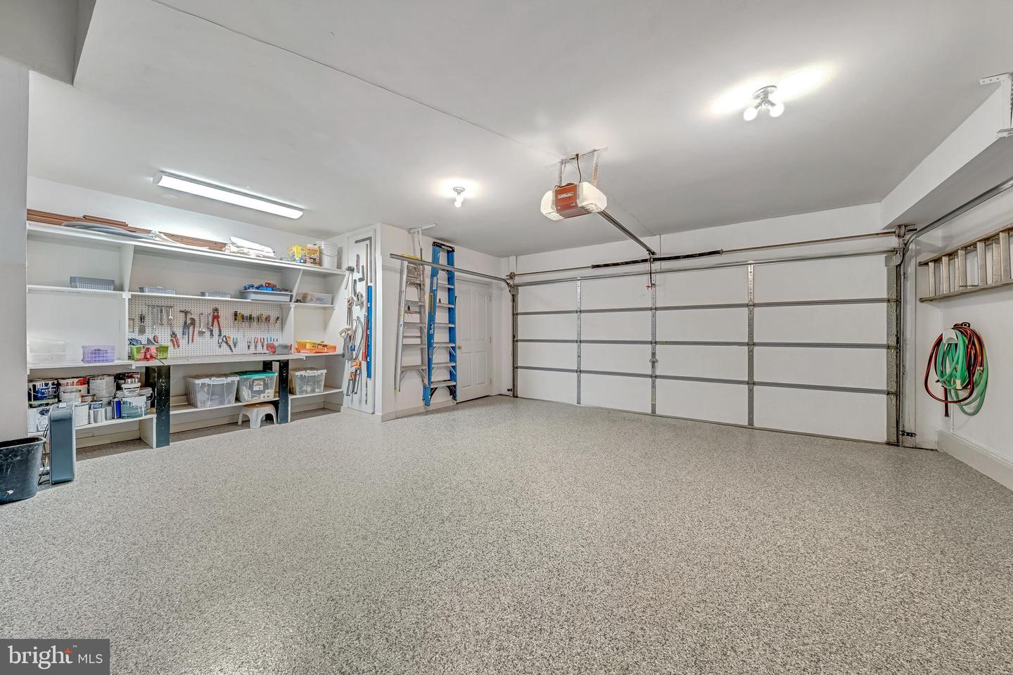 1916 LOGAN MANOR DR, RESTON, Virginia 20190, 3 Bedrooms Bedrooms, ,2 BathroomsBathrooms,Residential,For sale,1916 LOGAN MANOR DR,VAFX2288002 MLS # VAFX2288002