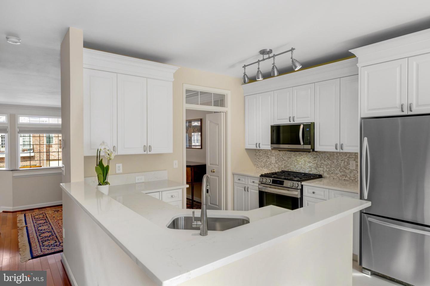 1916 LOGAN MANOR DR, RESTON, Virginia 20190, 3 Bedrooms Bedrooms, ,2 BathroomsBathrooms,Residential,For sale,1916 LOGAN MANOR DR,VAFX2288002 MLS # VAFX2288002