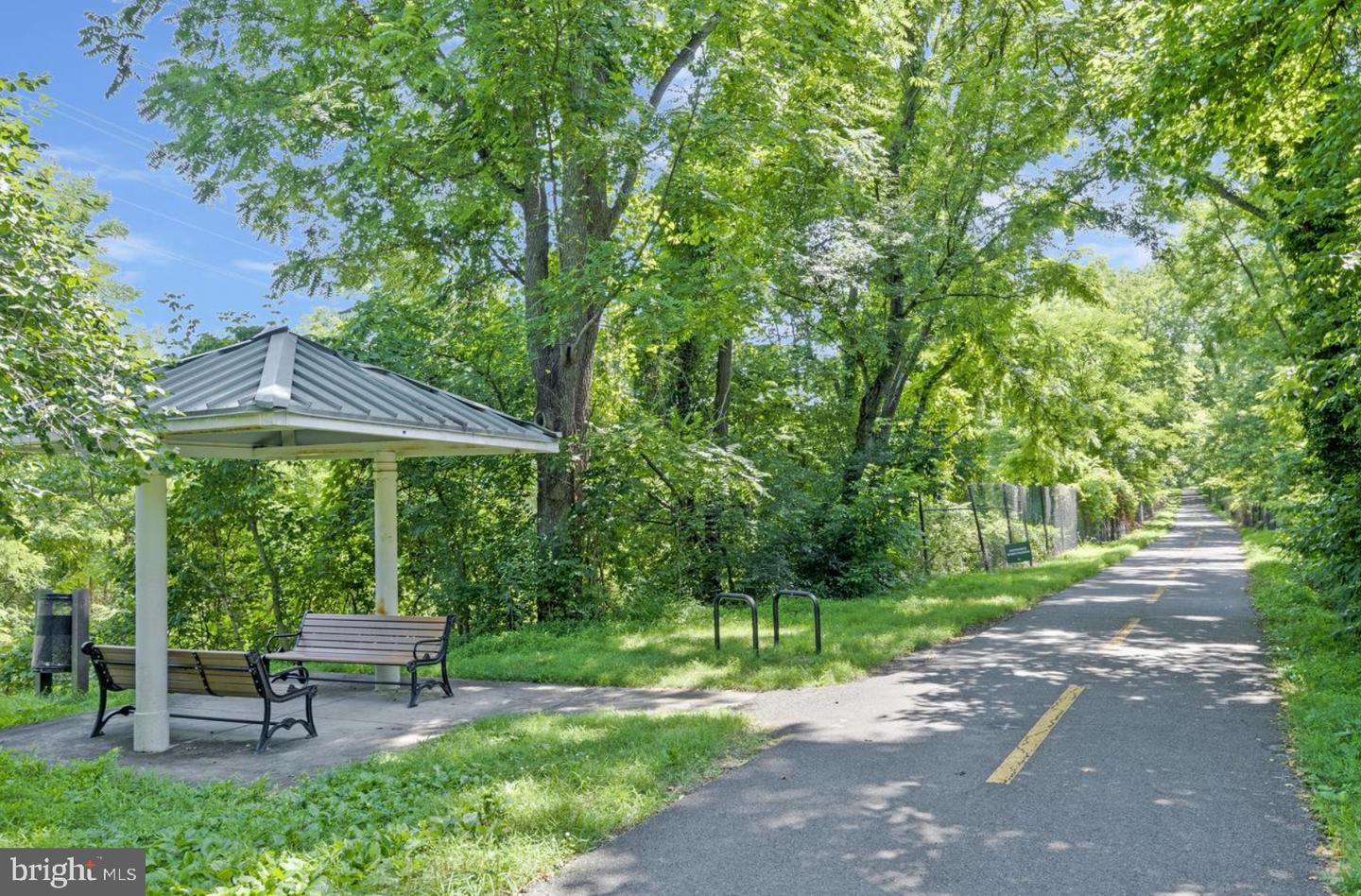 1916 LOGAN MANOR DR, RESTON, Virginia 20190, 3 Bedrooms Bedrooms, ,2 BathroomsBathrooms,Residential,For sale,1916 LOGAN MANOR DR,VAFX2288002 MLS # VAFX2288002