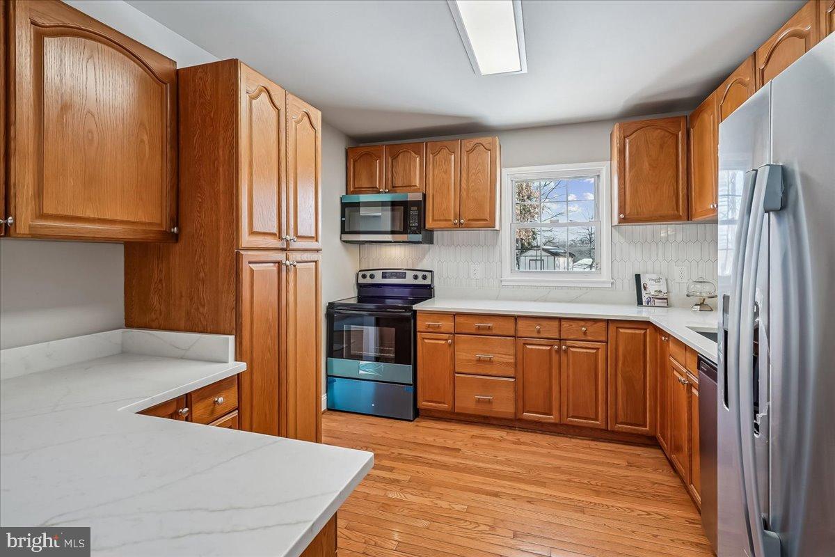 13509 DELANEY RD, WOODBRIDGE, Virginia 22193, 4 Bedrooms Bedrooms, 11 Rooms Rooms,3 BathroomsBathrooms,Residential,For sale,13509 DELANEY RD,VAPW2111484 MLS # VAPW2111484