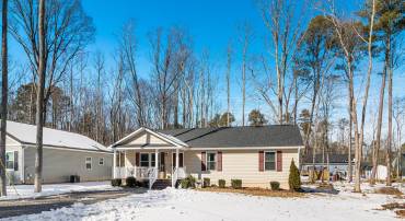 339 AZURE DR, COLONIAL BEACH, Virginia 22443, 3 Bedrooms Bedrooms, ,2 BathroomsBathrooms,Residential,For sale,339 AZURE DR,VAWE2010446 MLS # VAWE2010446