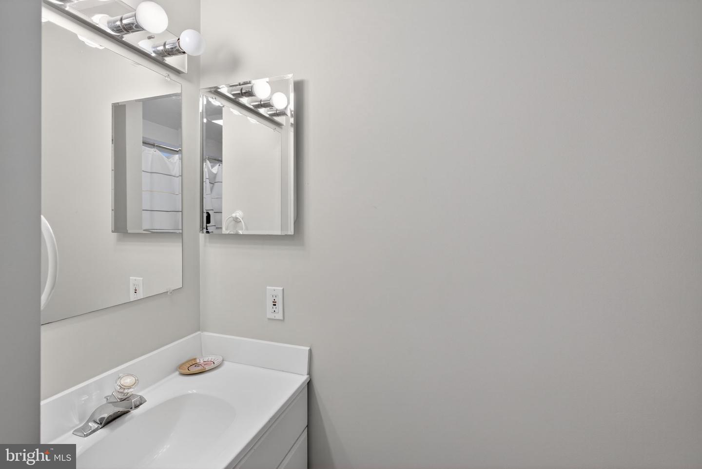 2849 HIDEAWAY RD, FAIRFAX, Virginia 22031, 5 Bedrooms Bedrooms, ,4 BathroomsBathrooms,Residential,For sale,2849 HIDEAWAY RD,VAFX2288048 MLS # VAFX2288048