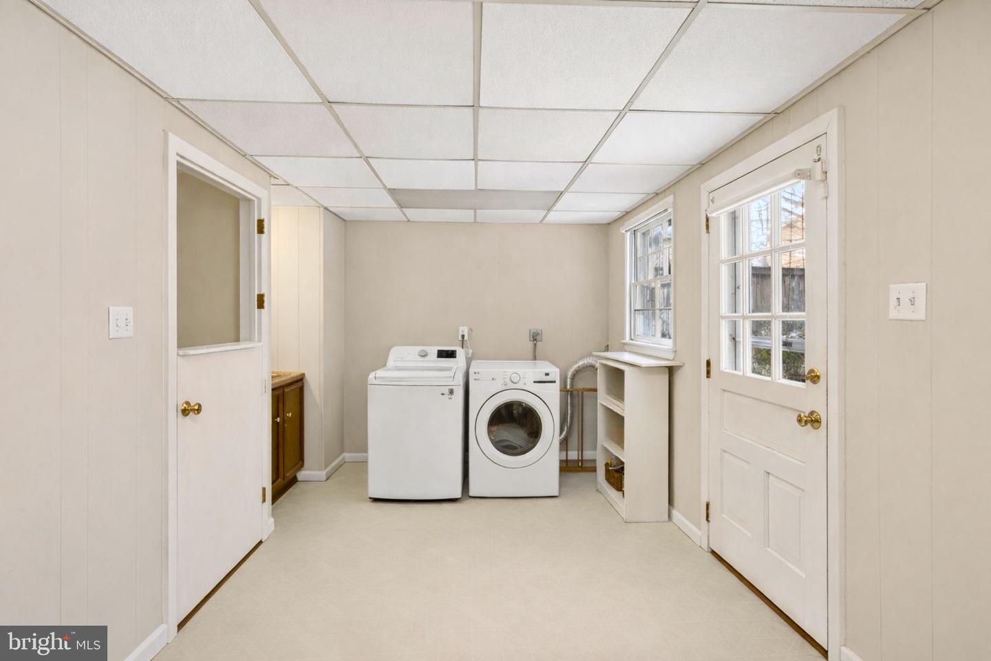 2849 HIDEAWAY RD, FAIRFAX, Virginia 22031, 5 Bedrooms Bedrooms, ,4 BathroomsBathrooms,Residential,For sale,2849 HIDEAWAY RD,VAFX2288048 MLS # VAFX2288048