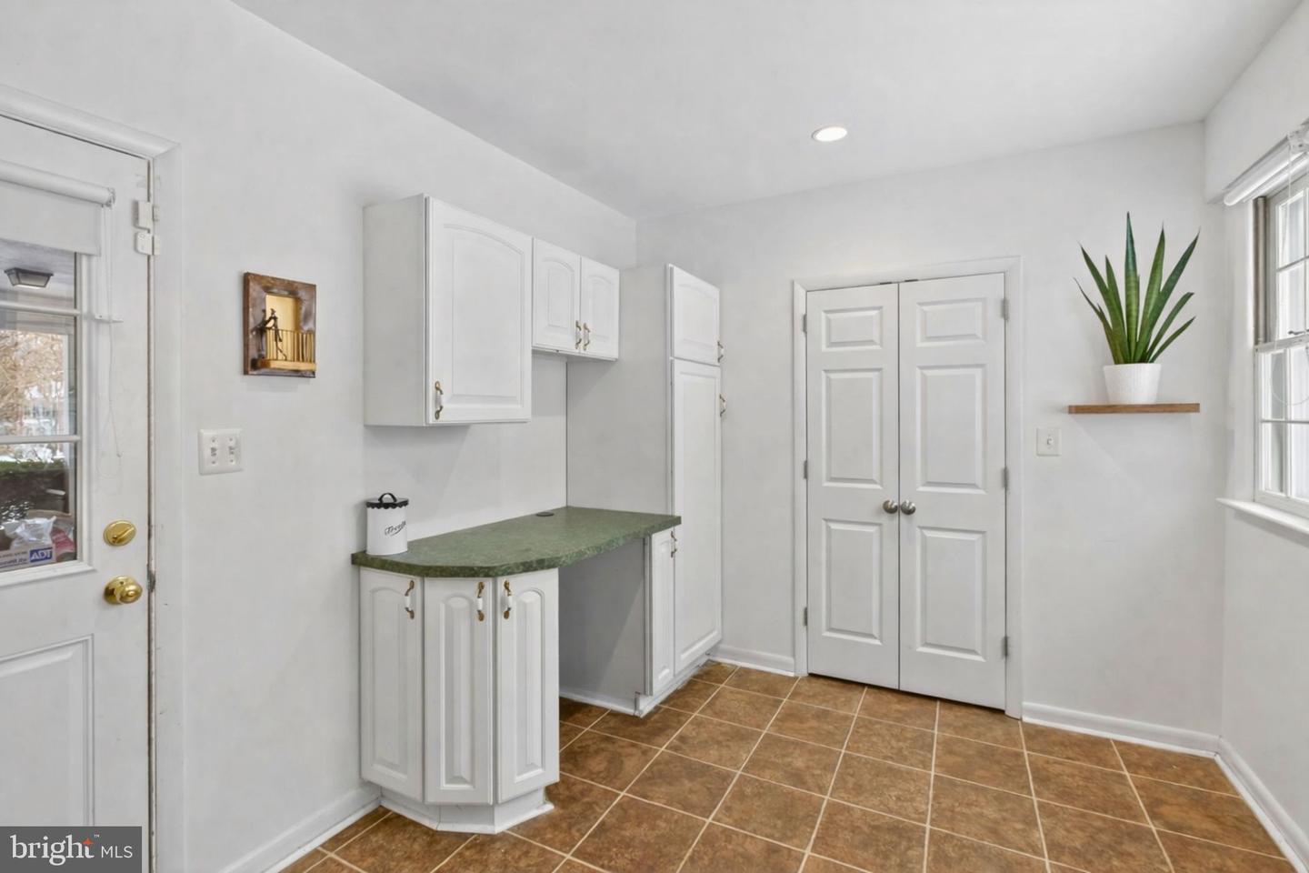 2849 HIDEAWAY RD, FAIRFAX, Virginia 22031, 5 Bedrooms Bedrooms, ,4 BathroomsBathrooms,Residential,For sale,2849 HIDEAWAY RD,VAFX2288048 MLS # VAFX2288048